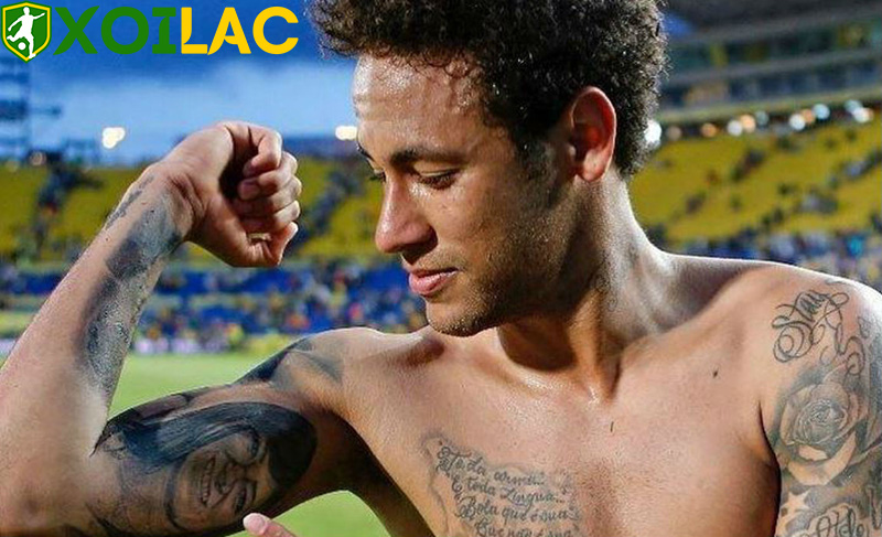 Hình xăm của Neymar về mẹ Hình xăm của Neymar về mẹ