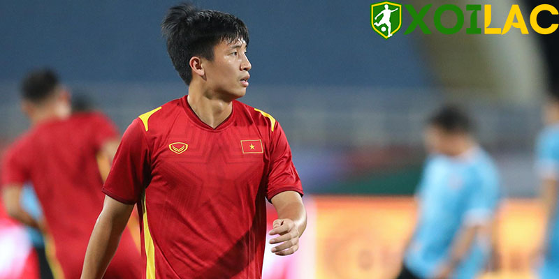 Trung vệ Bùi Tiến Dũng là ai? Sự nghiệp, thành tích, đời tư